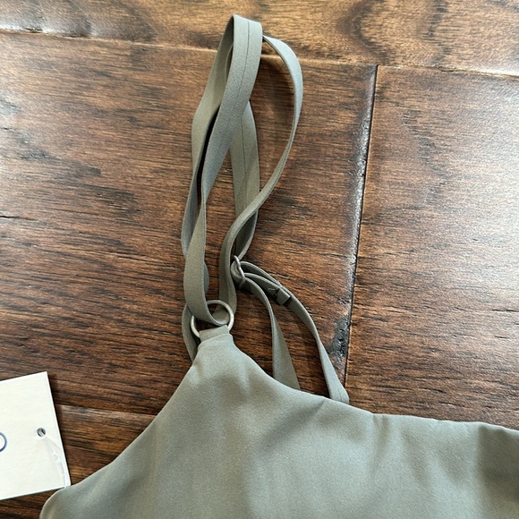 Outdoor Voices Zoom Double Strap Bra in Tea Tree XXS - Picture 6 of 8